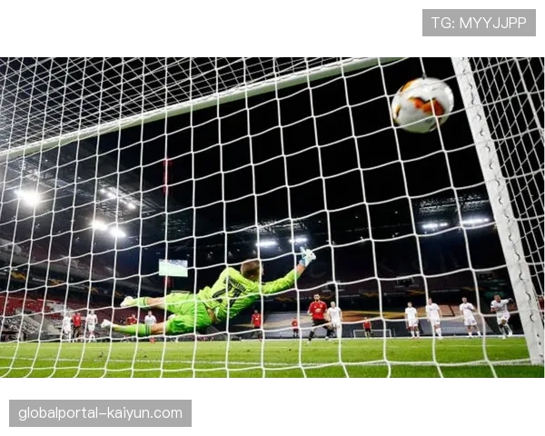 霍格多次关键扑救力保球门不失 哥本哈根门神成防线坚实保障